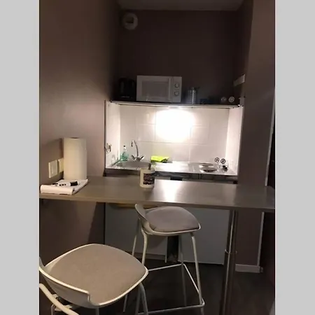 Studio Meuble En Privee,parking Gratuit