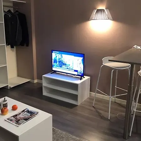 Studio Meuble En Privee,parking Gratuit *